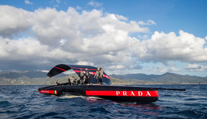 LRPP Statement with team-issued photos: "It’s a new boat and something like this can happen&quo