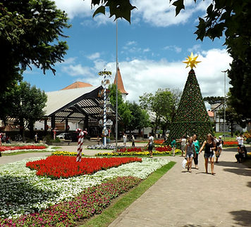 Nova_Petrópolis_-_Praça_das_Flores_-_panoramio_(1).jpg