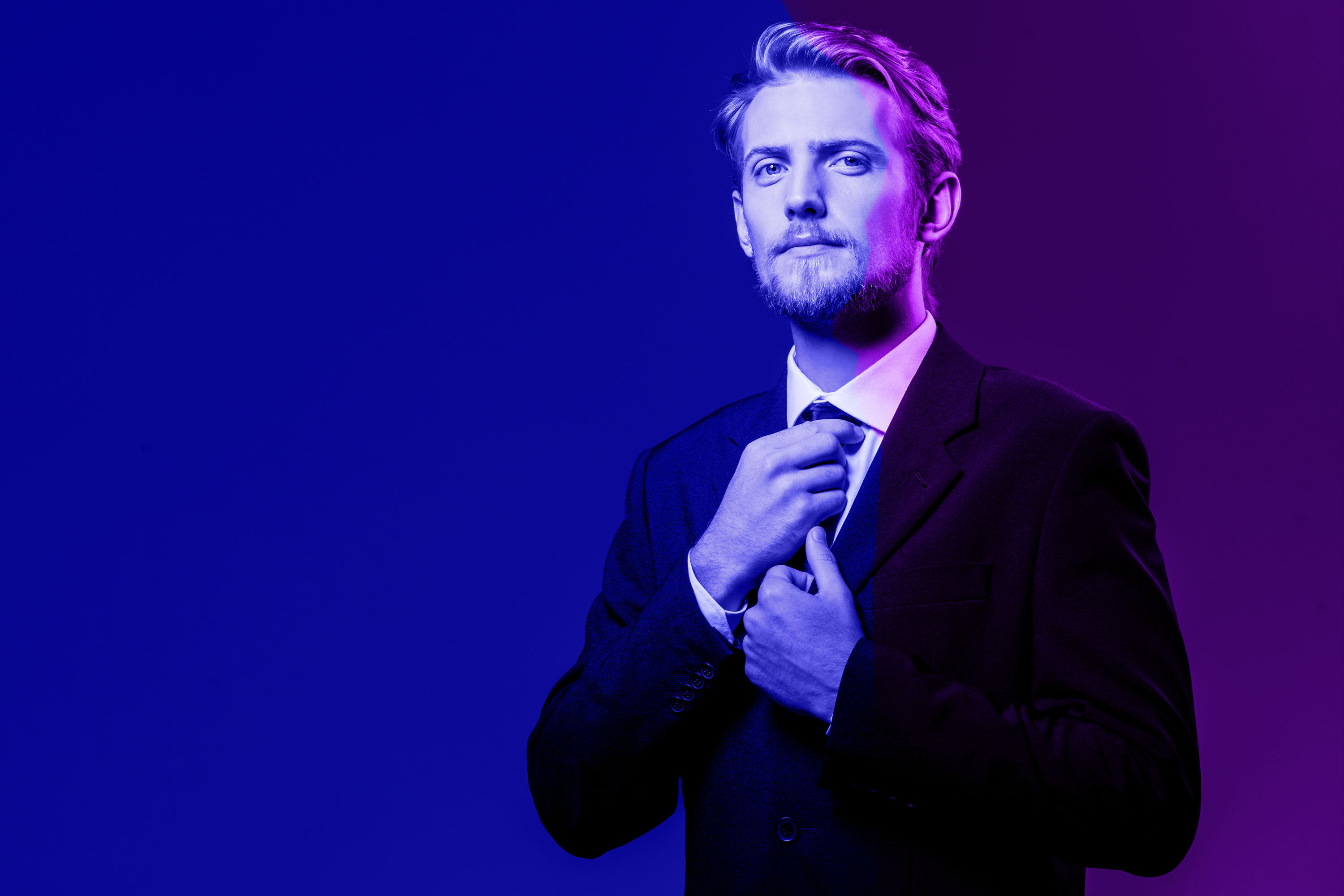 Näyttävä profiili- tai henkilökuva