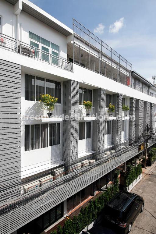 Ratchadamnoen Residence