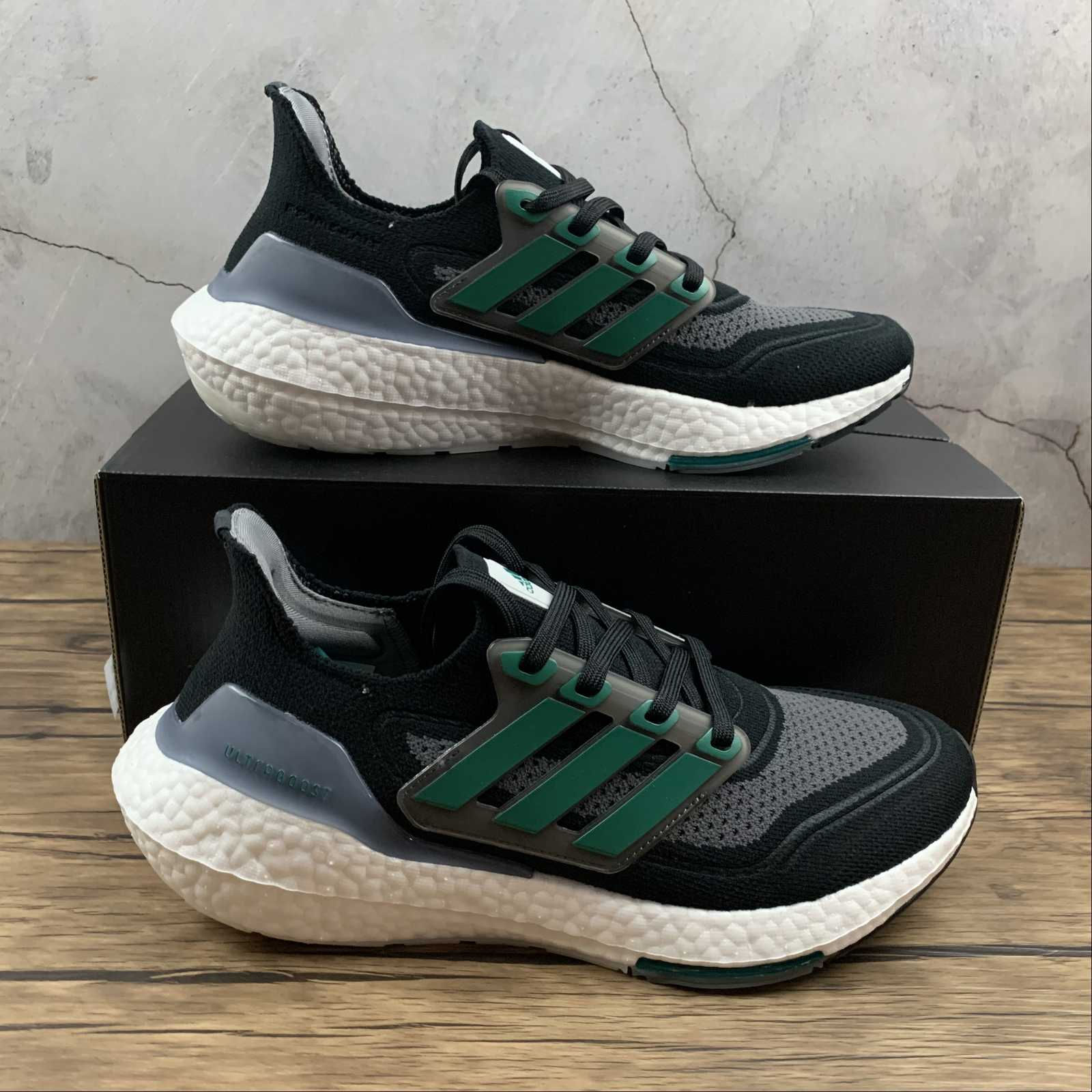 Adidas Ultraboost 22