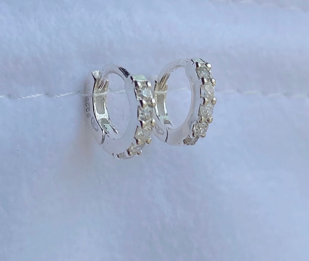 Huggies circones, parte posterior lisa, plata 925 italiana.