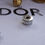 Miniatura: Charm sellador grabado central pand enjoye a los lados plata 925