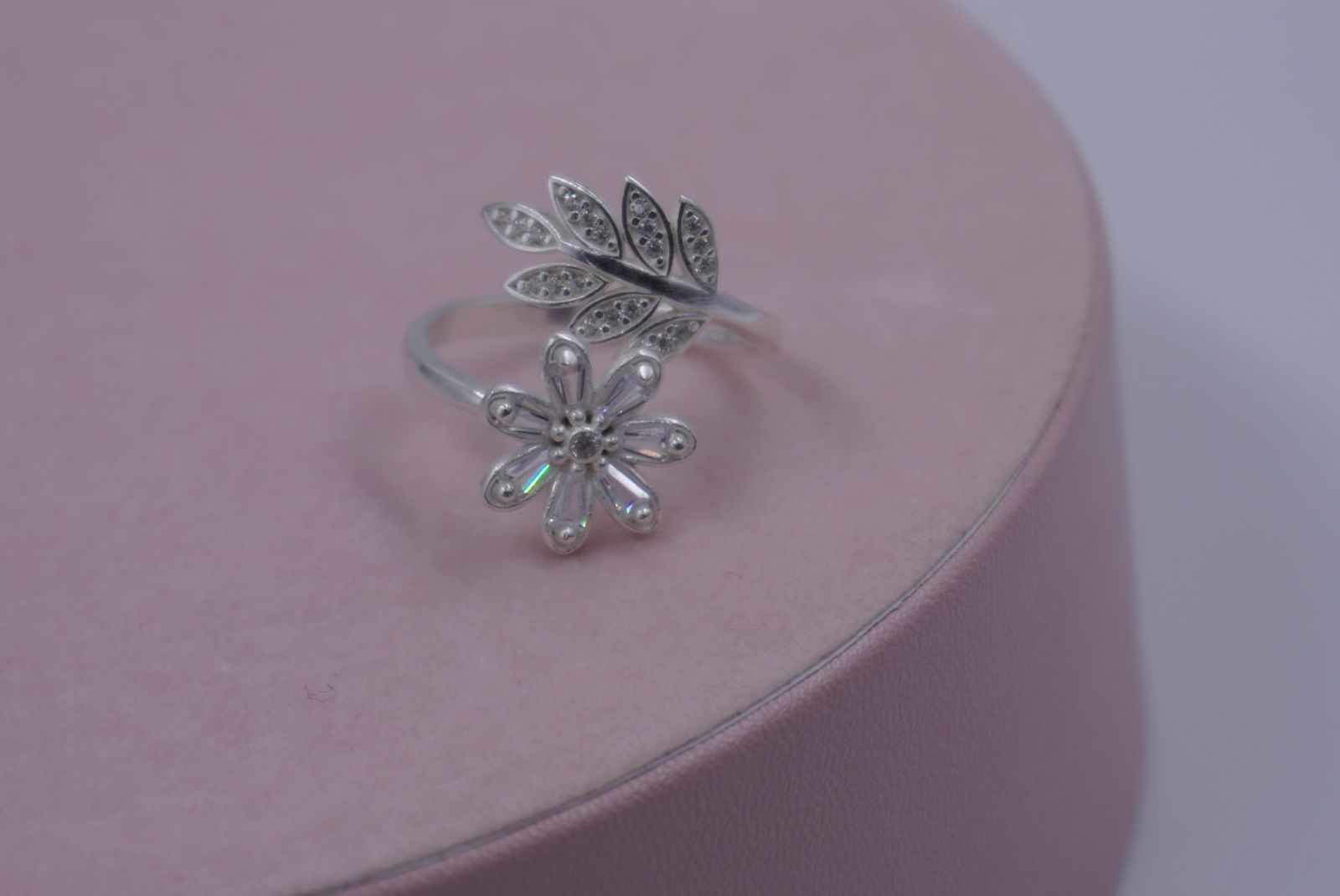 Anillo flor y hoja plata italiana 925 regulable.