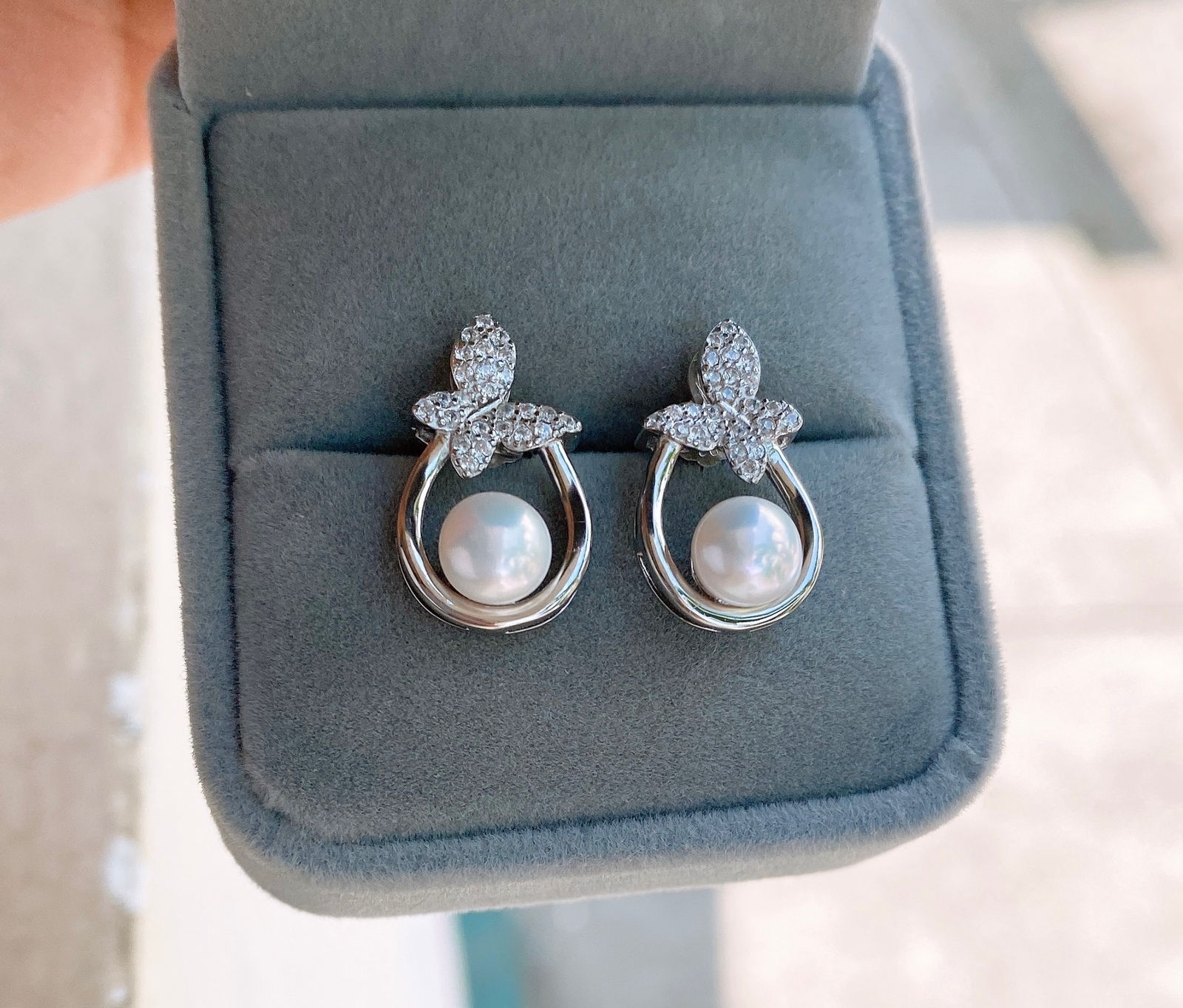 Aretes perla mariposa enjoye plata 925