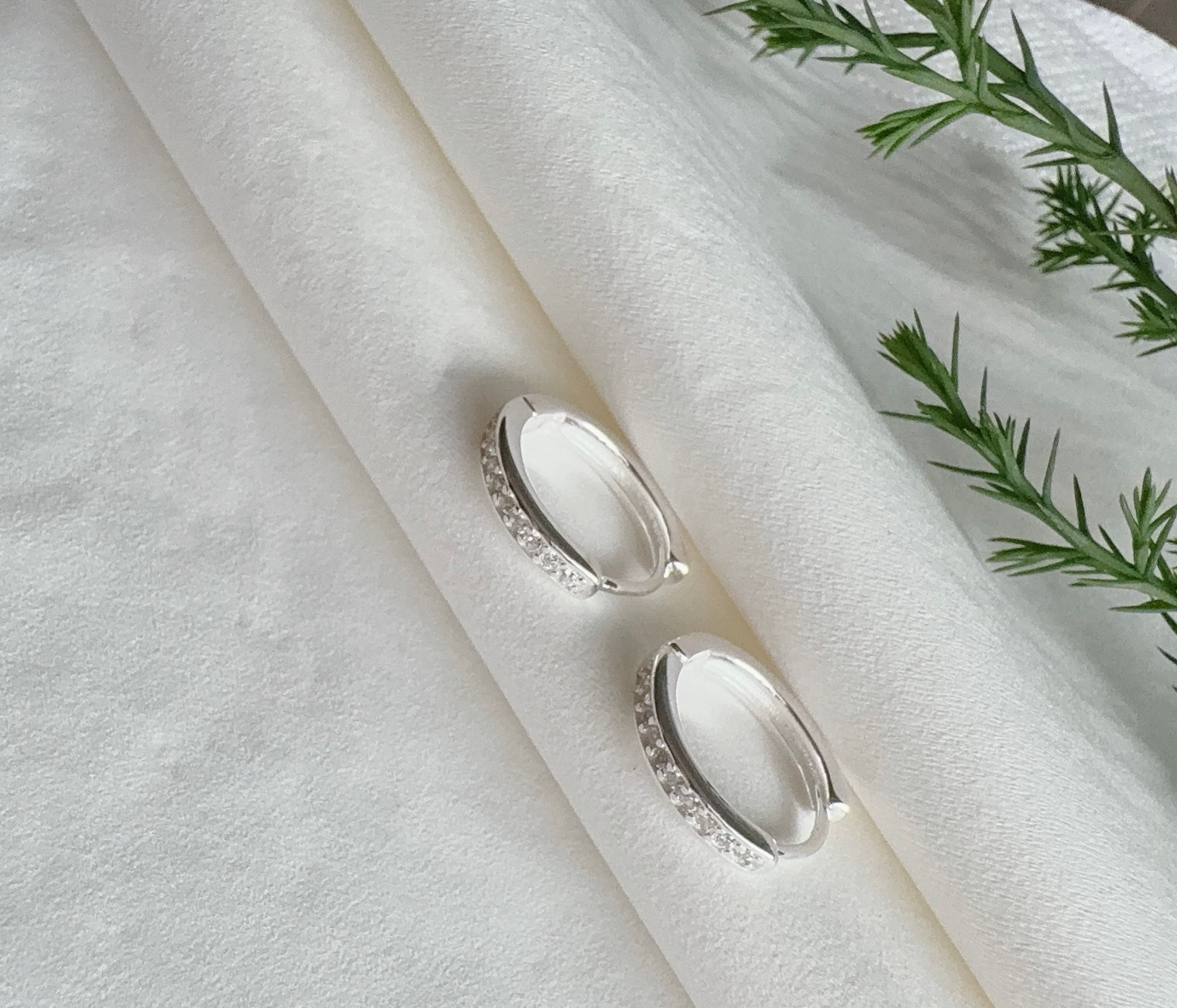 Aretes huguies plateados plata 925