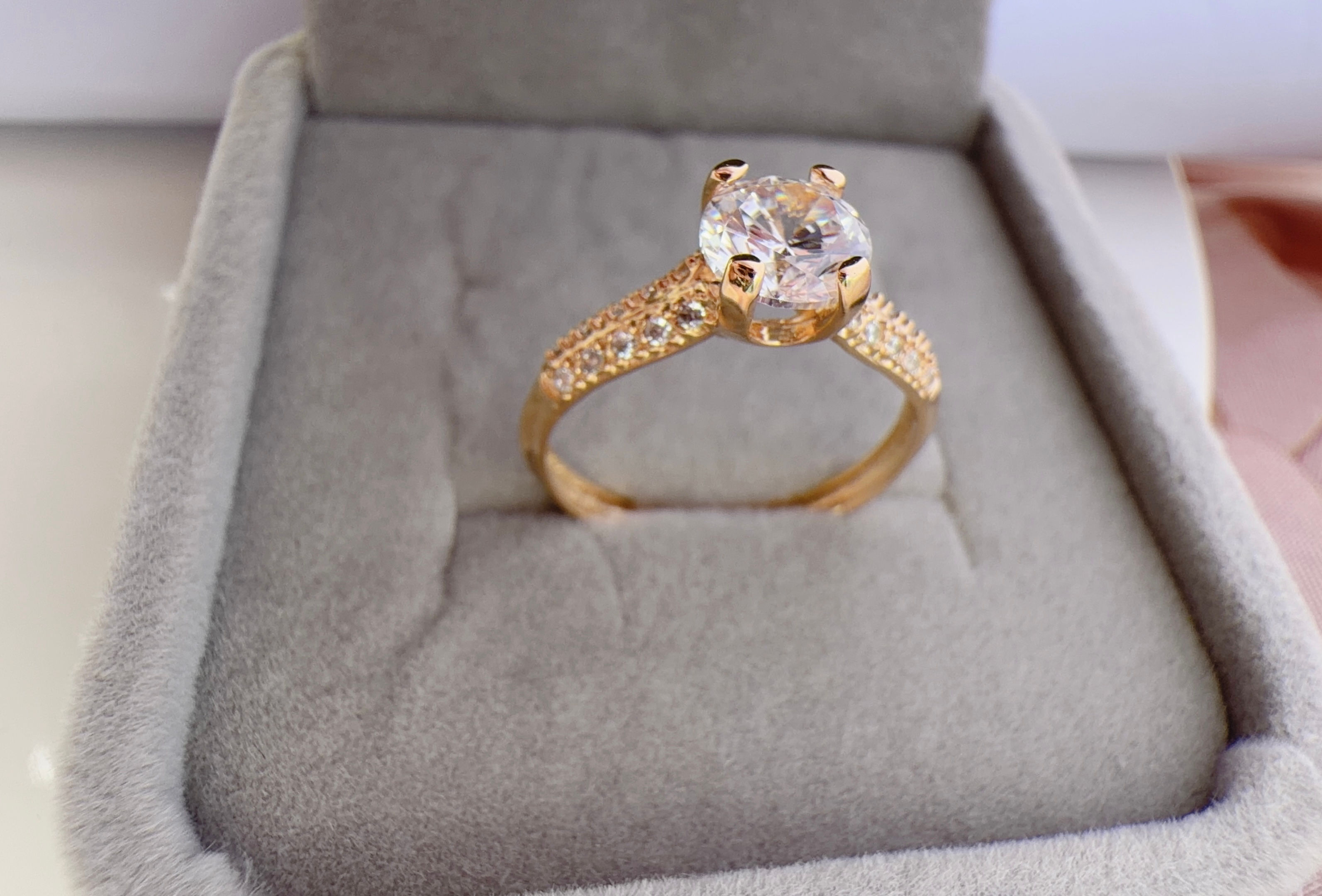 Anillo de compromiso oro 18k n