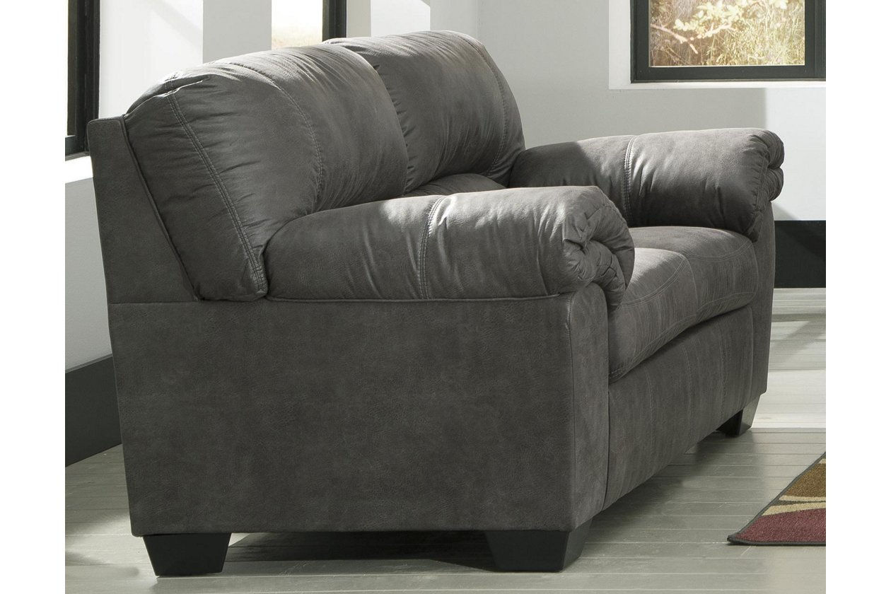 Bladen Loveseat