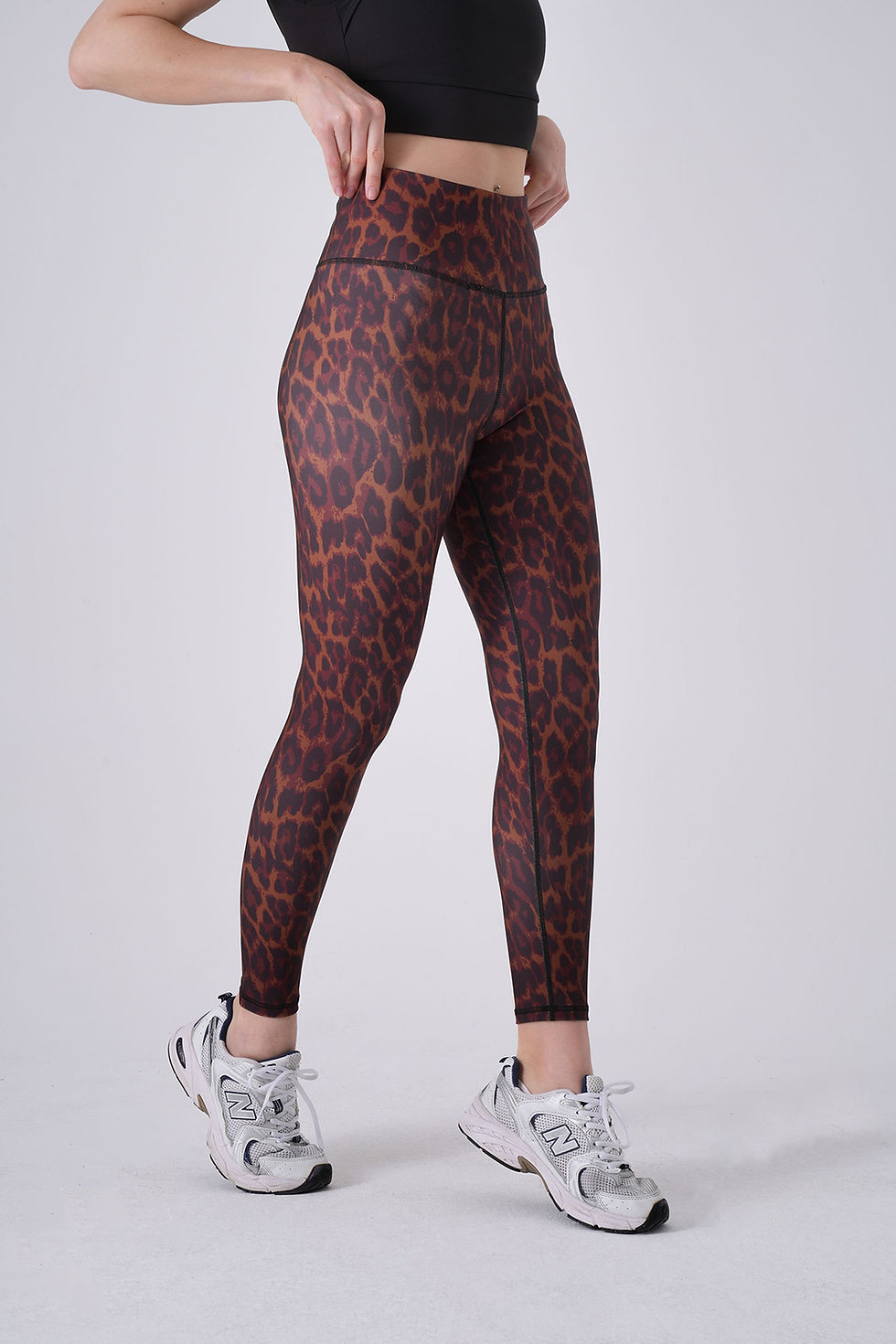 Miniaturbild: Spor tayt desenli Leopulse