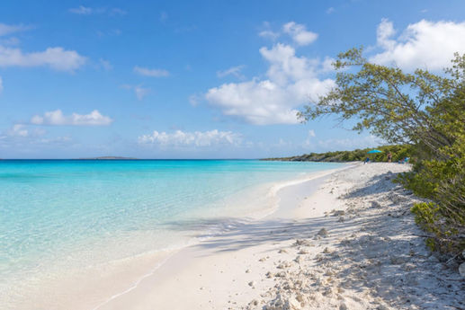 White sand and clear shallow water at No Name Beach on Klein Bonaire