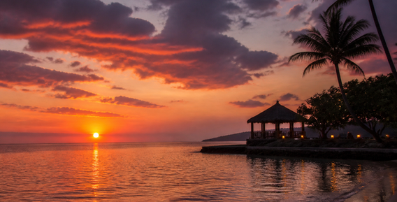Caribbean sunset near Sandals Royal Caribbean in Jamaica for a Sandals destination wedding