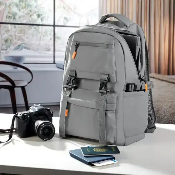 Miniatura: mochila oranssi con bolsillo inferior de fácil acceso