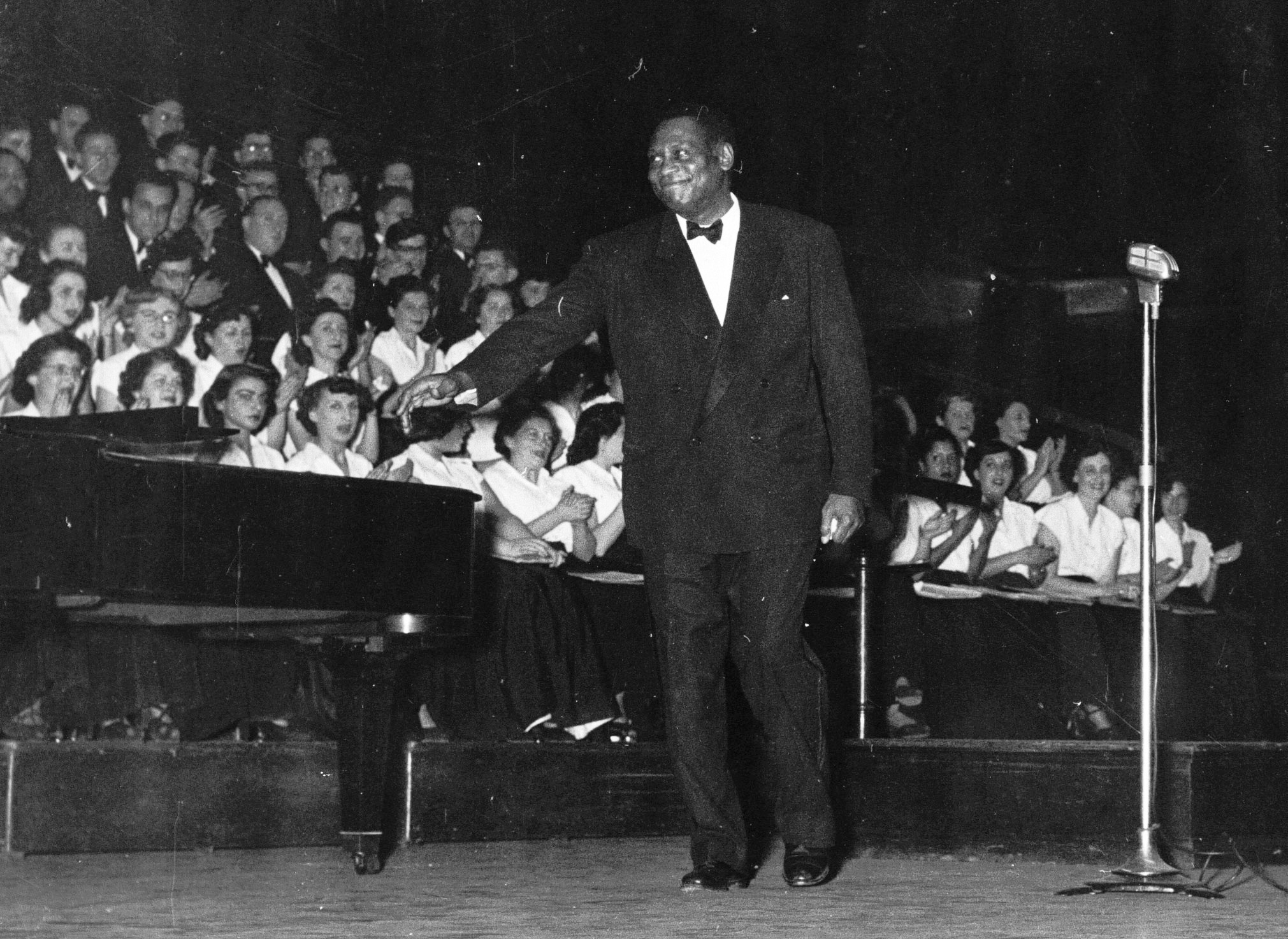 Robeson choir bow 3