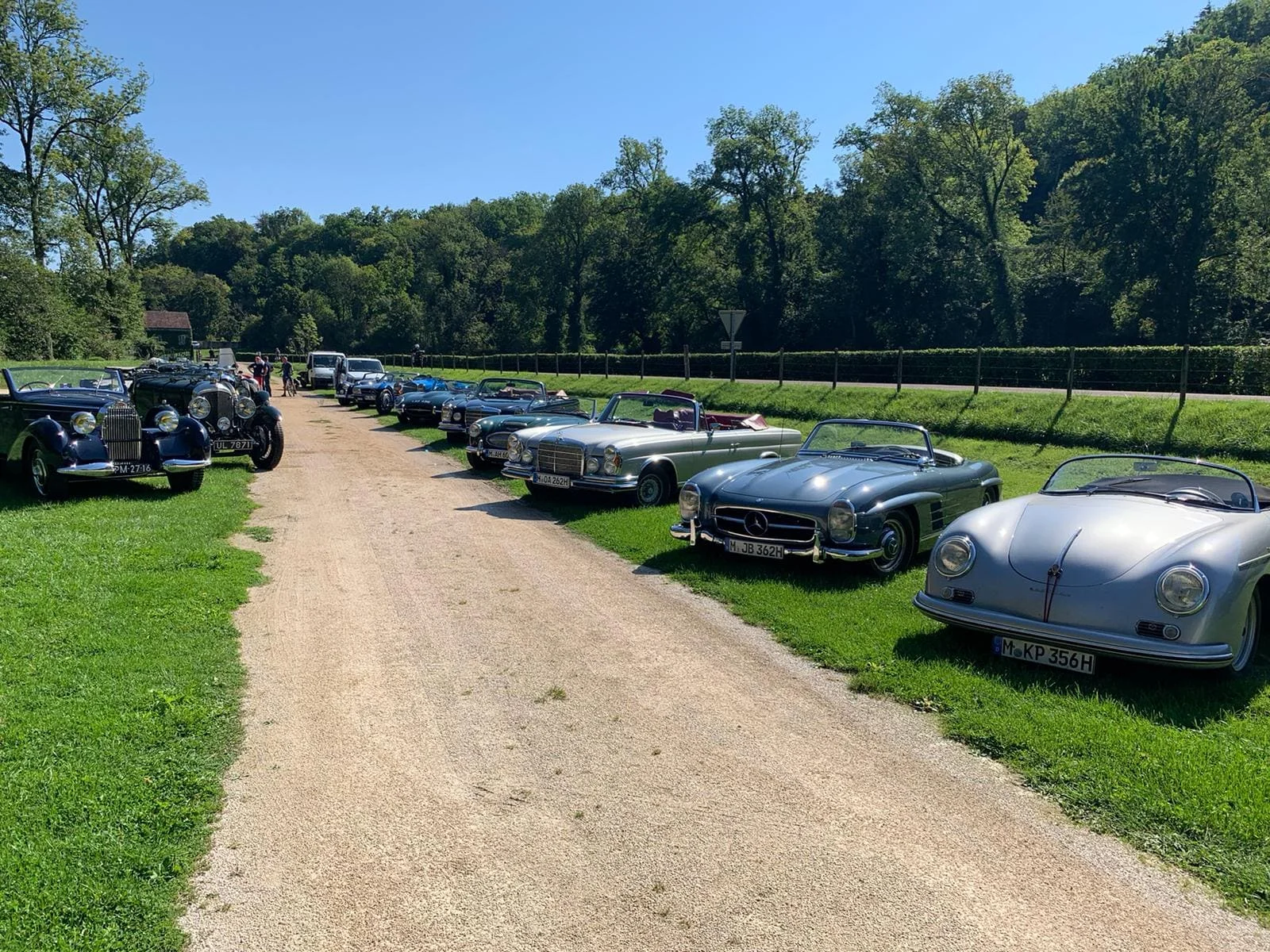 circuit de véhicules luxueux by Remorquage Depannage Pros