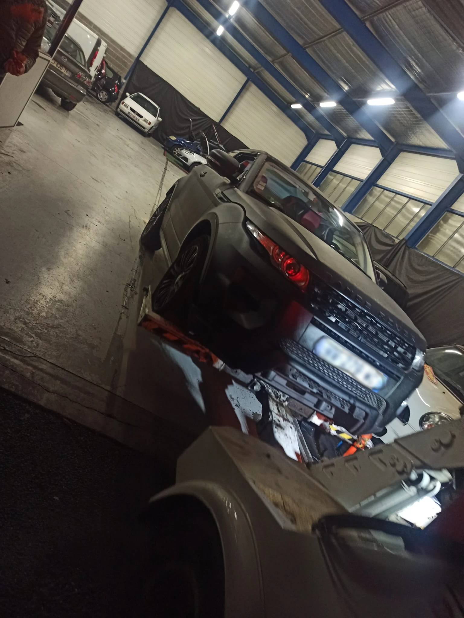 Range Rover by Remorquage Depannage Pros