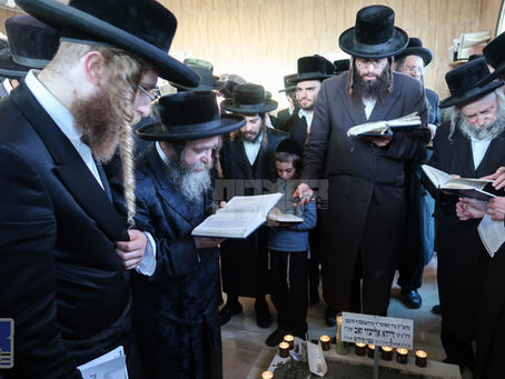 סיום ימי השבעה: עלי' לציון און עצרת הספד ככלות השבעה פון כ"ק אדמו"ר מקרעטשניף סיגעט זצ"ל בעל רזא דאמונה