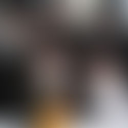 ווידיאו • האד' מגור באזוכט ביים ראש הישיבה הגאון רבי מאיר צבי בערגמאן נאכן עצרת המיליאן