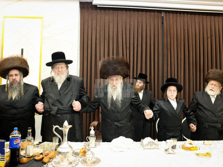 שמחת הבר מצוה פון נכד האד' מטשארנאביל זוהן פון בנו הרה"צ ר' יחיאל טווערסקי שליט"א