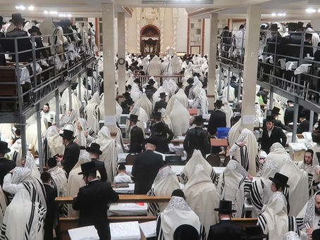 ווידיאו • נעילה מוצאי יום הכיפורים בחצר הקודש פאפא