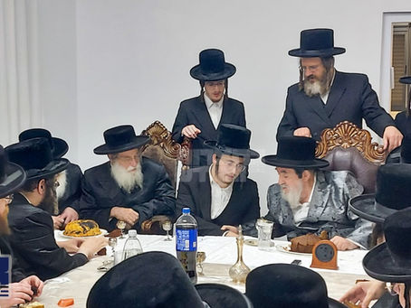 שיינע שידוך געשלאסן בחצרות וויזניץ - ספינקא ירושלים; שמחת הווארט פארגעקומען במעונו פונעם עלטער זיידן האד' מוויזניץ