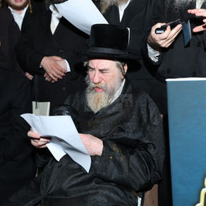 ווידיאו • עצרת מחאה וזעקה ביים מיליטערישע טורמע אין שפיץ פון האדמור"ים מראחמיסטריווקא, סקולען ירושלים און זוועהיל