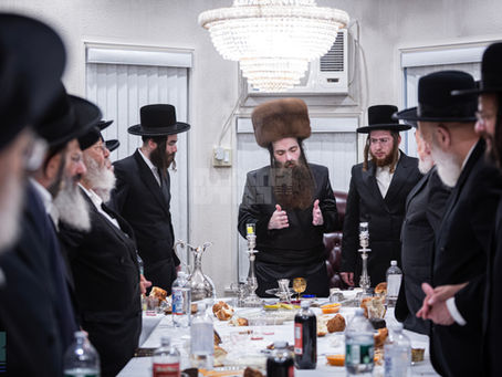 יְהִי הַחֹדֶשׁ הַזֶּה • האד' מקאסוב לעיקוואד רעכט אפ סעודת ראש חודש בבית אביו כ"ק אדמו"ר מקאסוב זצ"ל