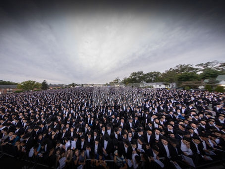 שווערע טויזנטער פארזאמעלט אין עיה"ת לעיקוואוד ביים גרויסן מעמד "זעקת הגולה" אפגעראכטן בחוצות העיר