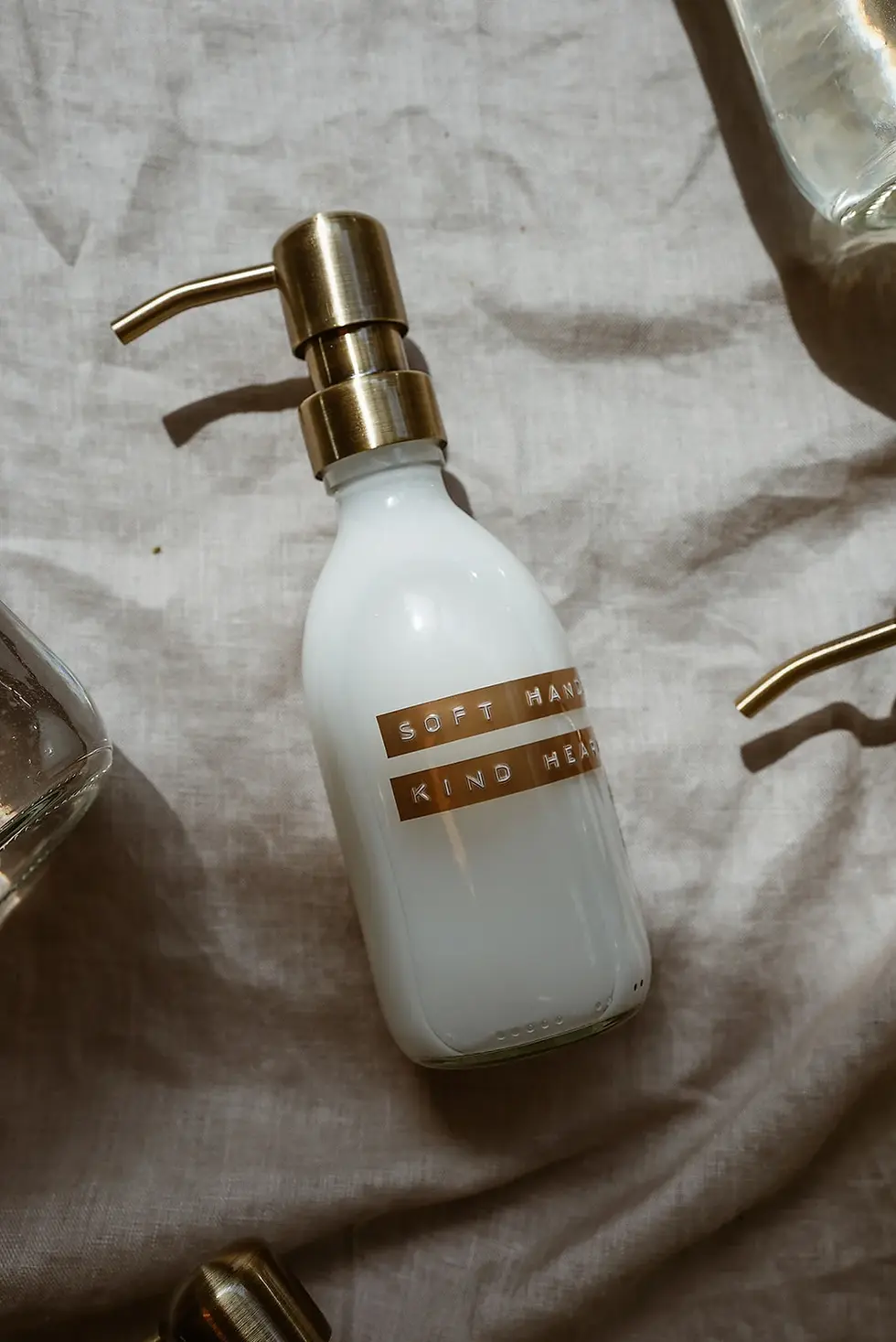 Thumbnail: WELLMARK HAND LOTION 250ML FRISSE LINNEN - MESSING POMP