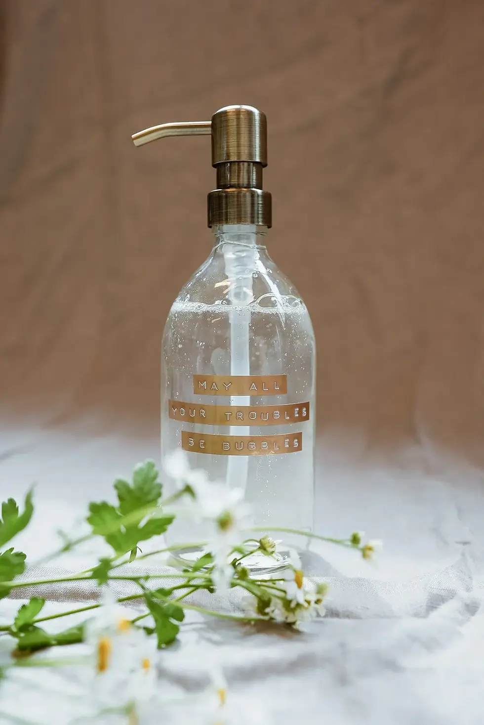 Thumbnail: WELLMARK HANDZEEP 500ML FRISSE LINNEN - MESSING POMP