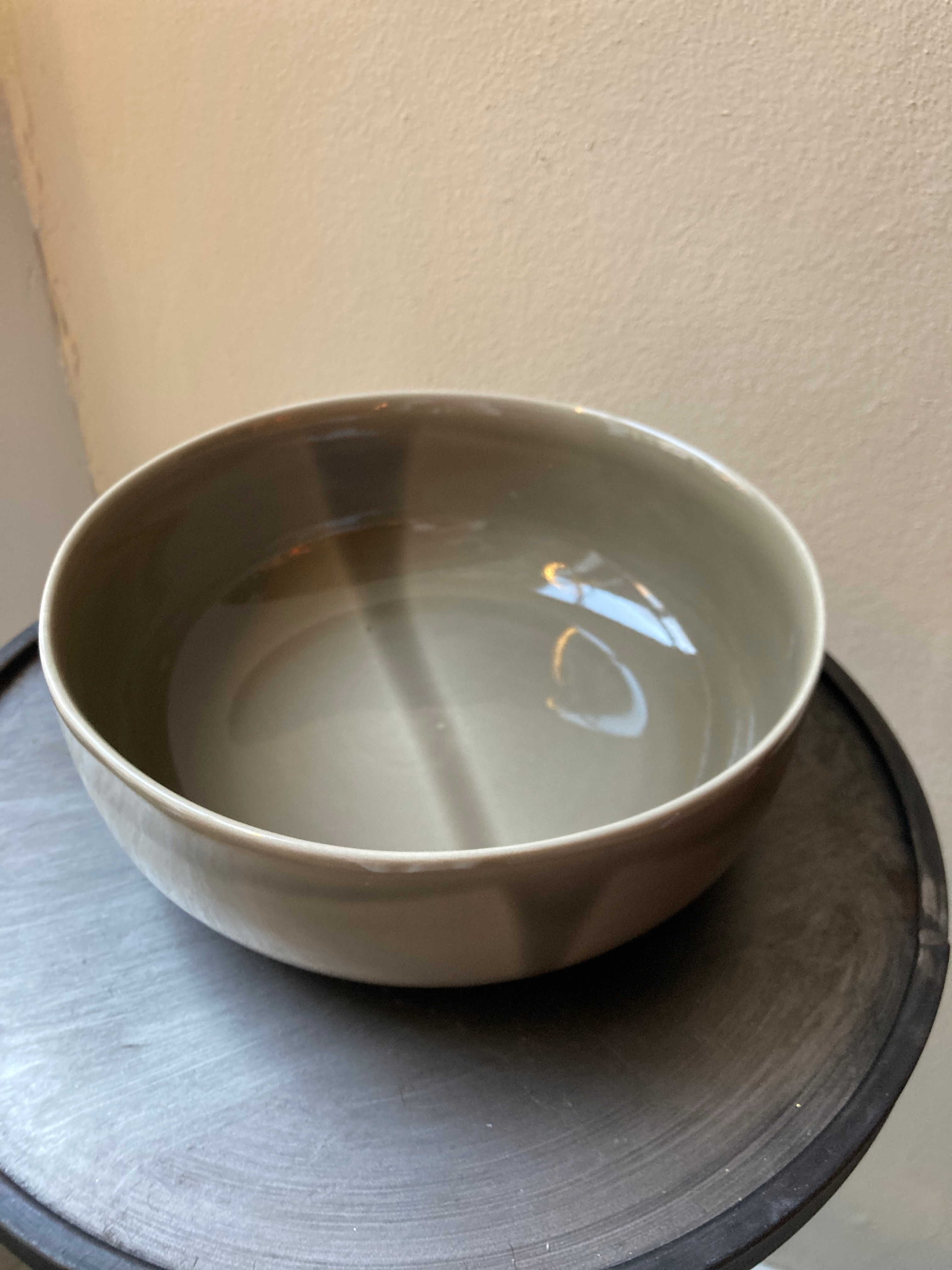 Svelte bowl 23 cm olive, Nosse ceramics