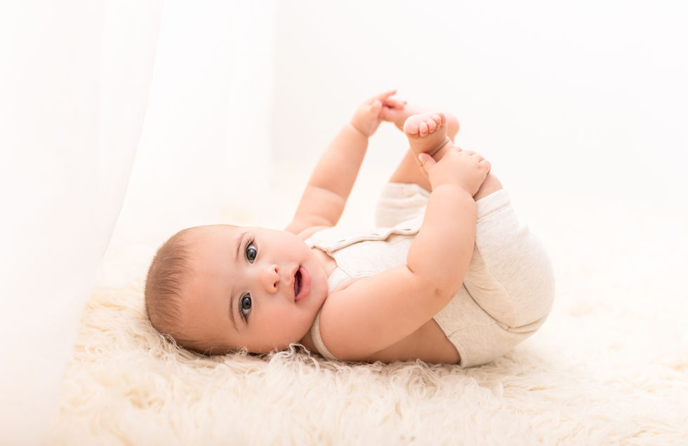 Best baby photography, natural theme, beige colors, cute baby photography, located in Orlando Florida, Marelyn Photography
