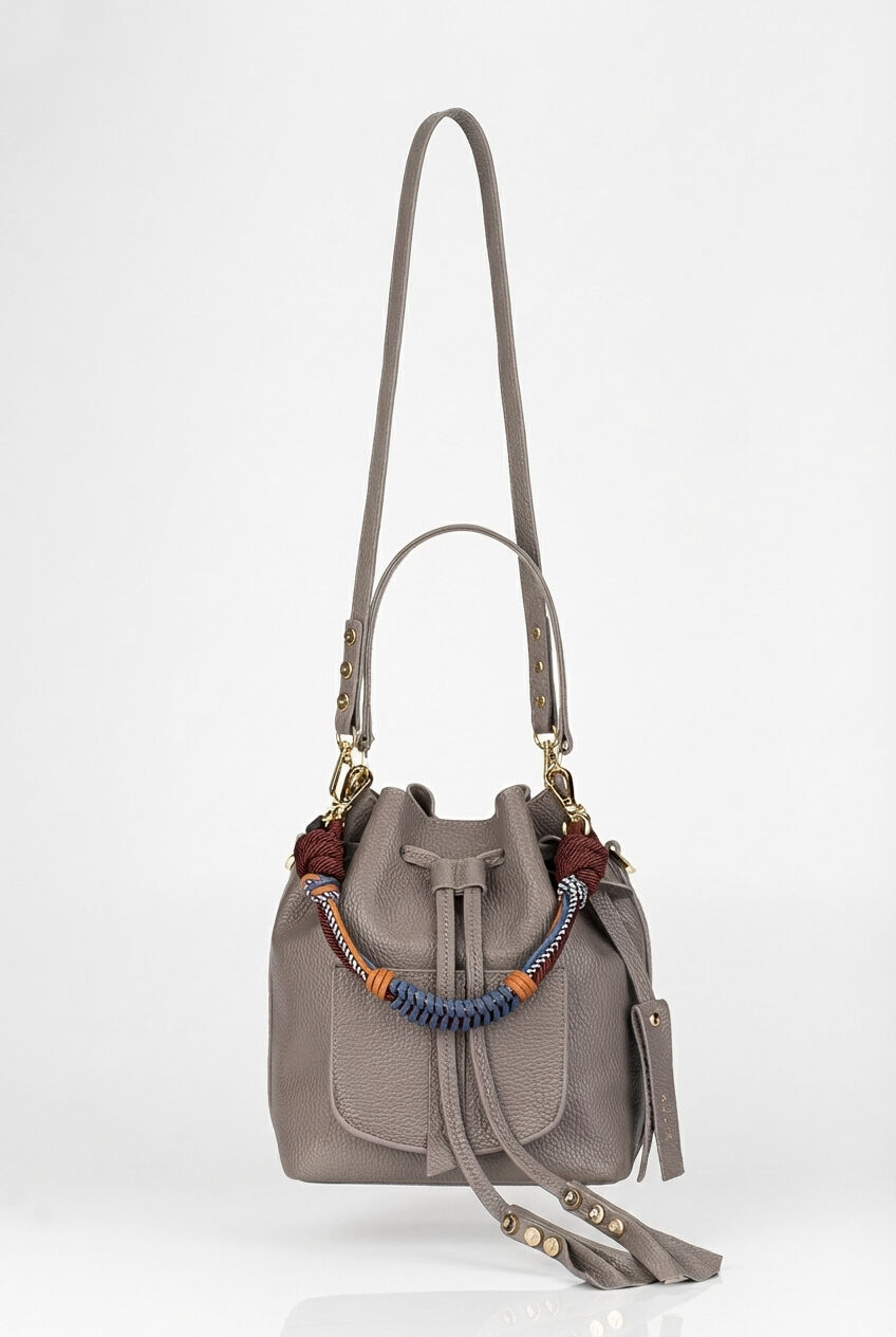 Torebka Mini Worek  skórzana taupe z krótkim plecionym paskiem