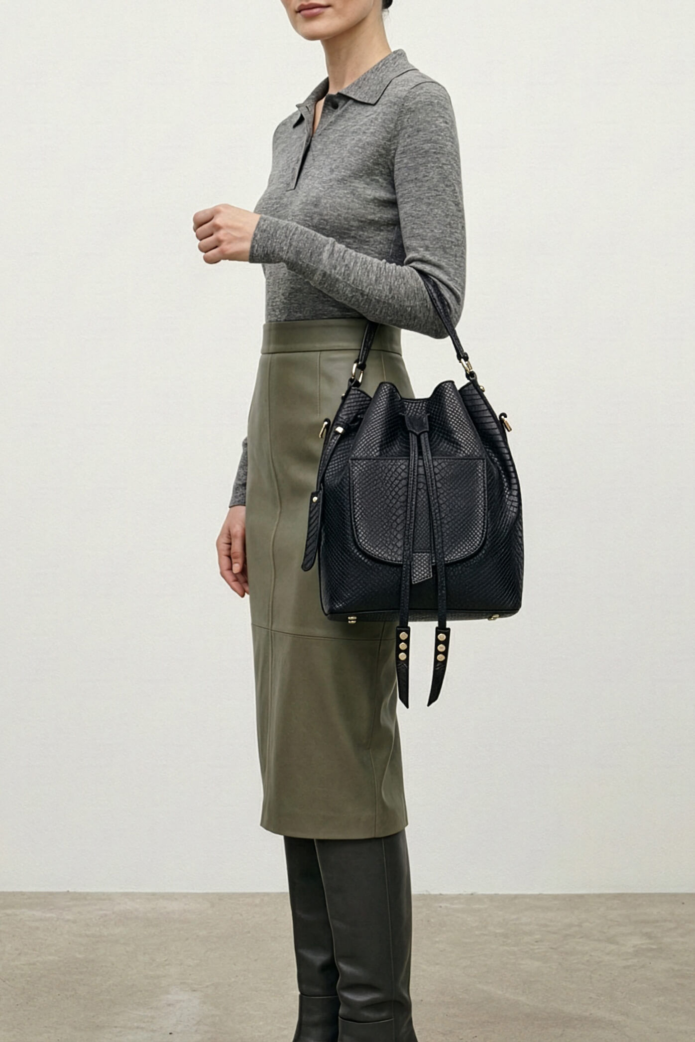 Torba Worek  „mamba” czarna skórzana