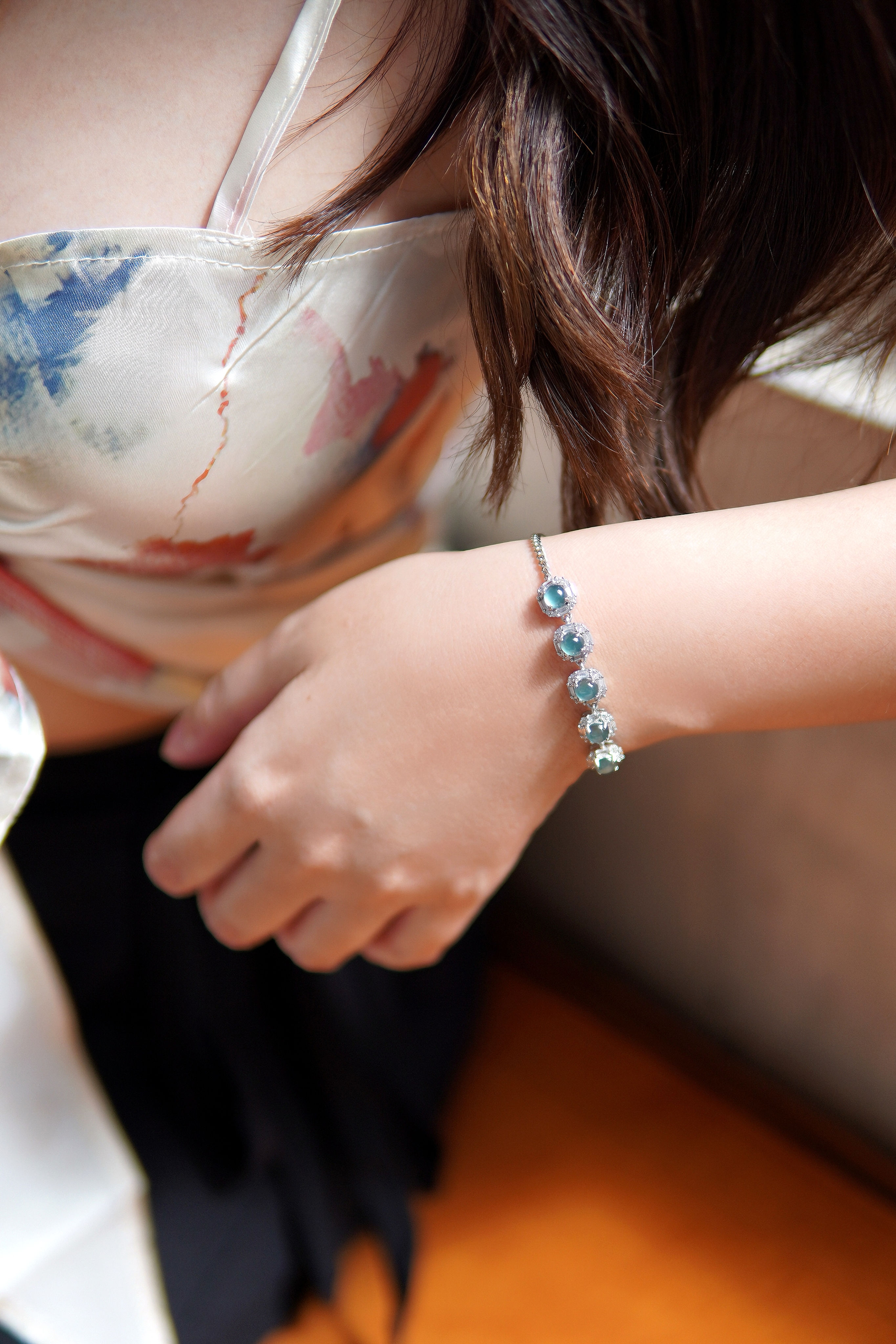 Jade Bracelet 翡翠手链 – The Stone of Elegance & Beauty