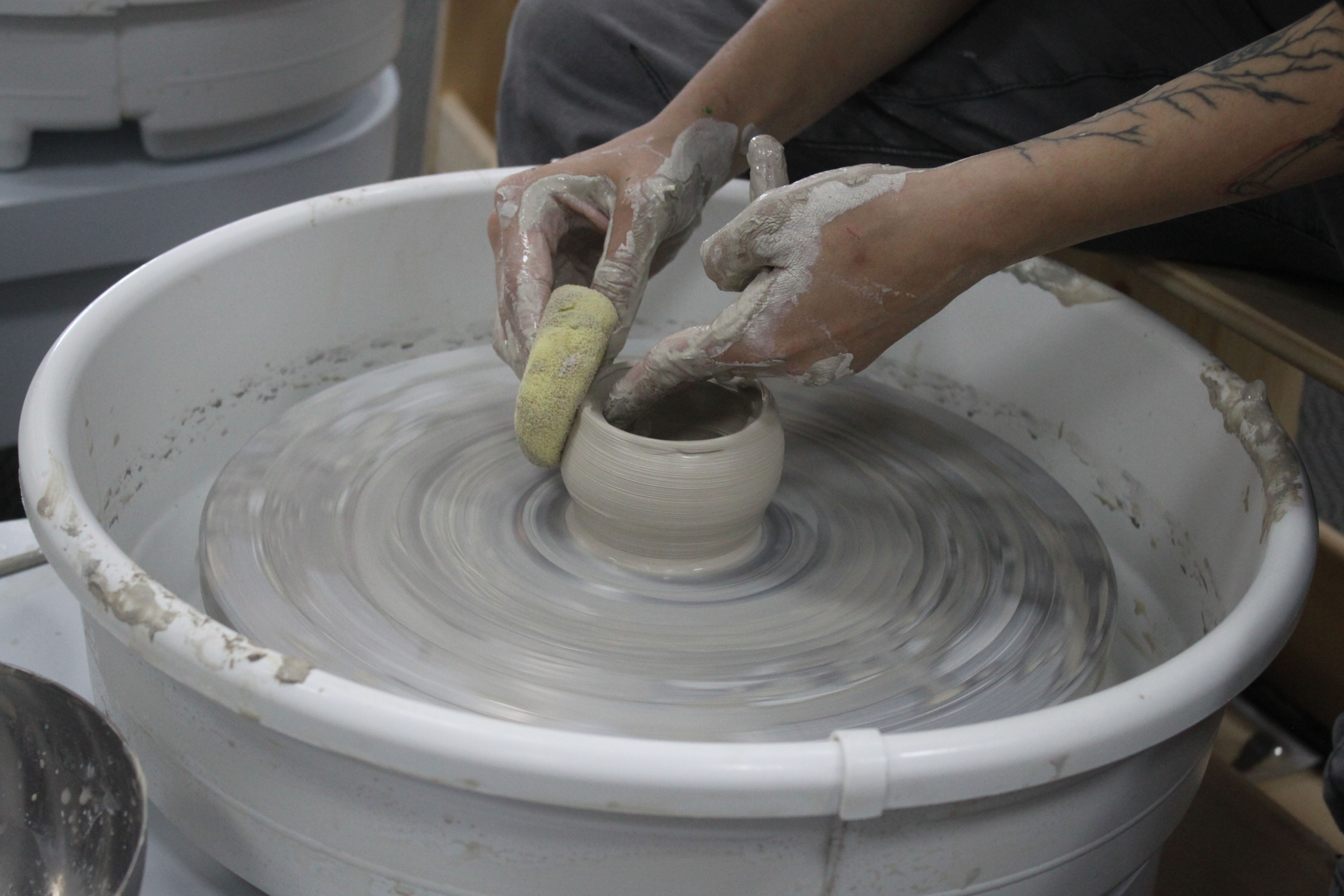 pottery showing pulling up method