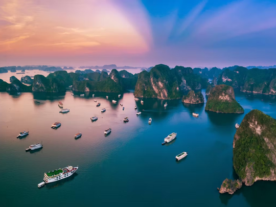 【2026下龍灣完全攻略】河內出發交通、郵輪怎麼選、最佳季節一篇搞定！