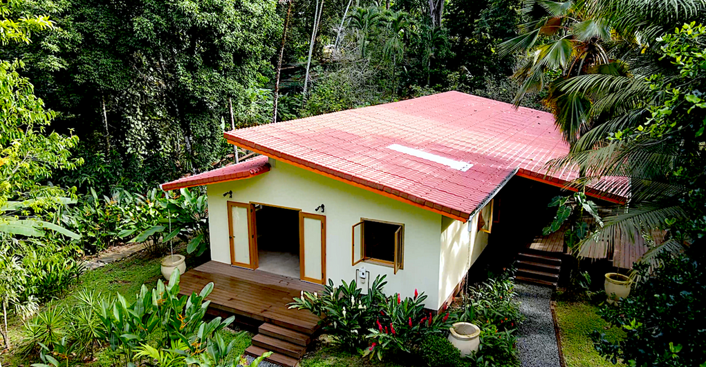 Bird view of the villa close to the swimming pool