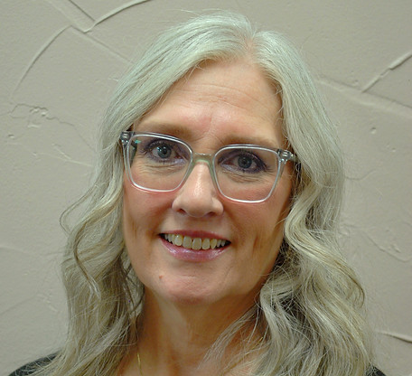 Team member at Spainhower Dental Care providing excellent patient care