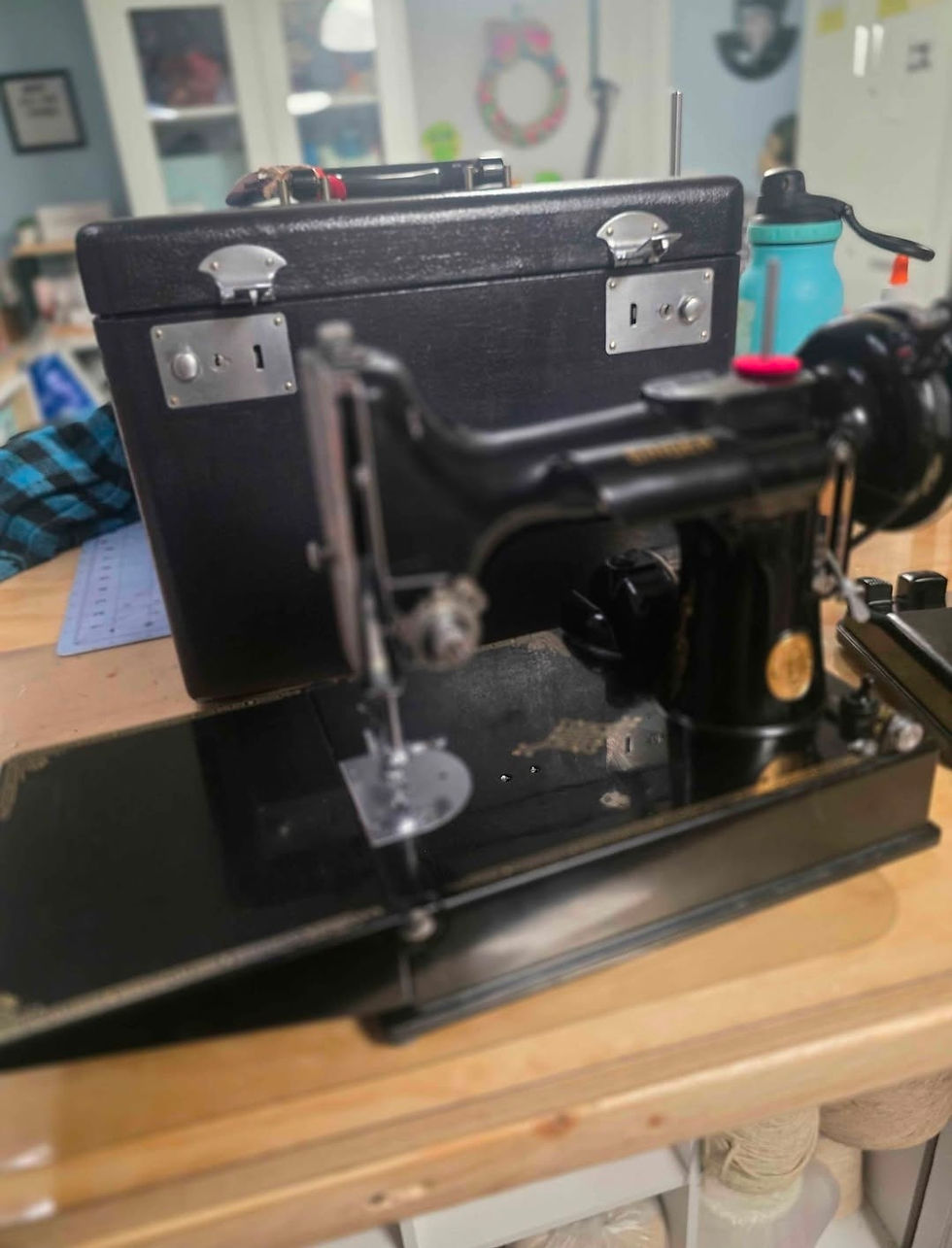 Thumbnail: Singer 221 from 1936 