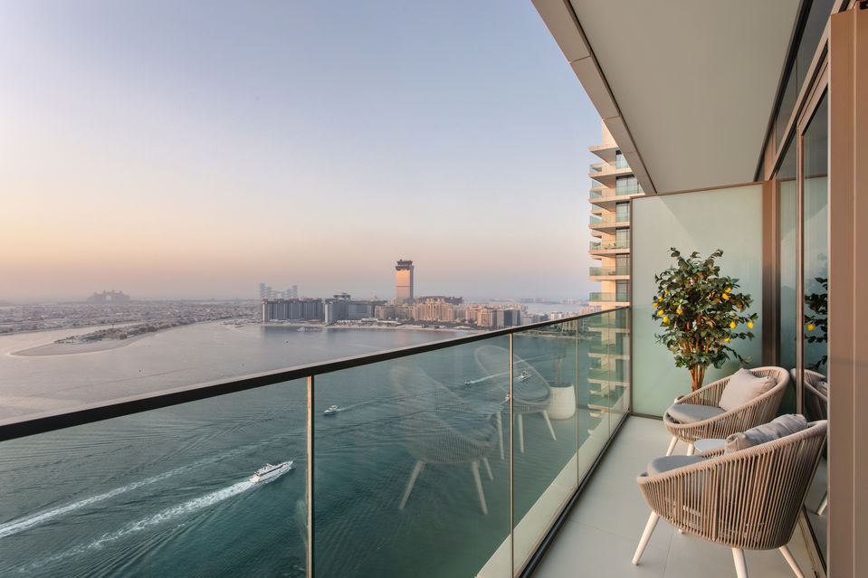 Balcony view overlooking Dubai skyline – Luxury property photography UAE