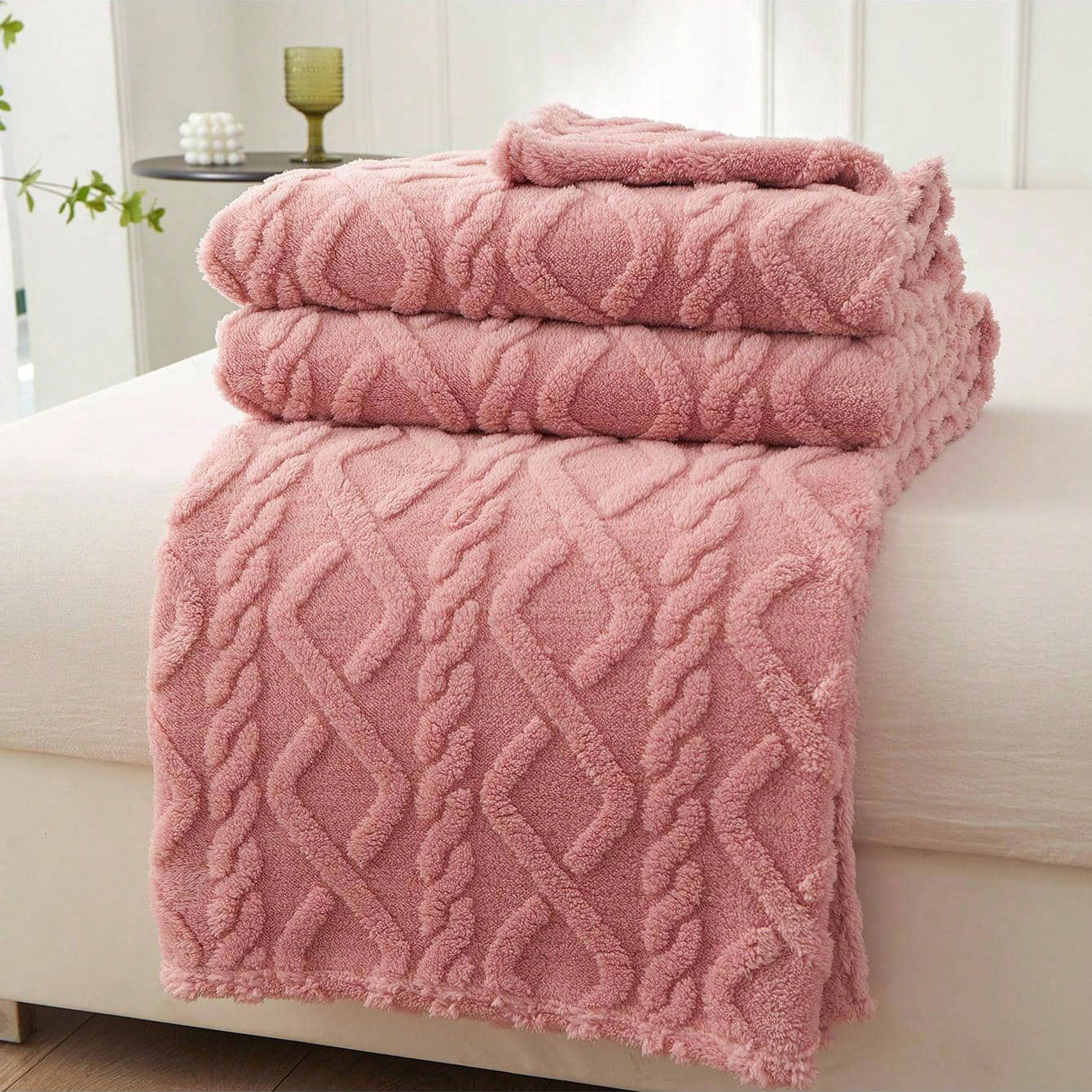 1pc Single-Layer Coral Fleece Blanket, Lightweight & Multi-Purpose Blanket Bed C