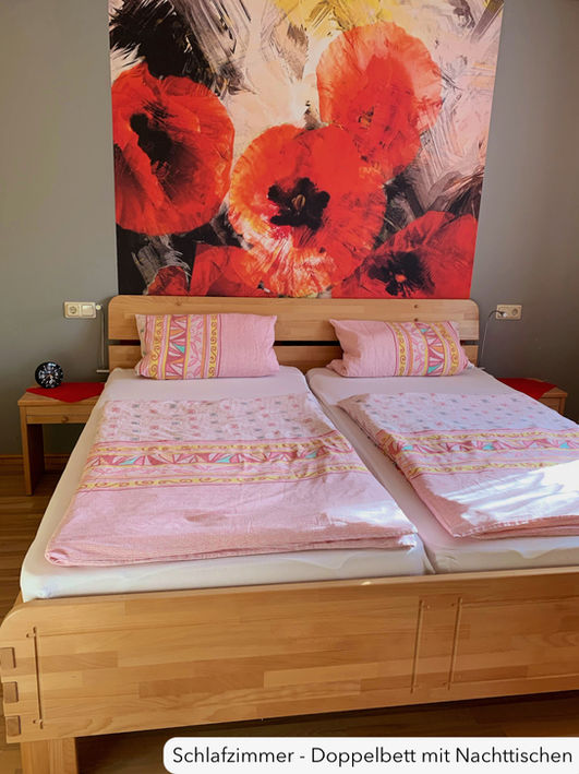Sonnige-Suedeifel-Schlafzimmer_08.jpeg
