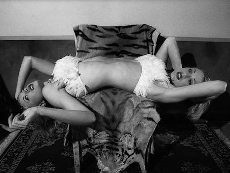 Alva Bernadine - Transformando la realidad (NSFW)