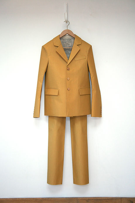 Hamish Pringle 'Sandpaper Suit' 01 Dec 2007.jpg