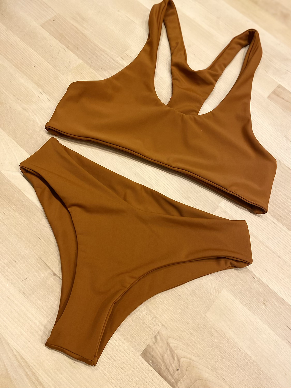 Thumbnail: Koolau sport top - Solid Colors