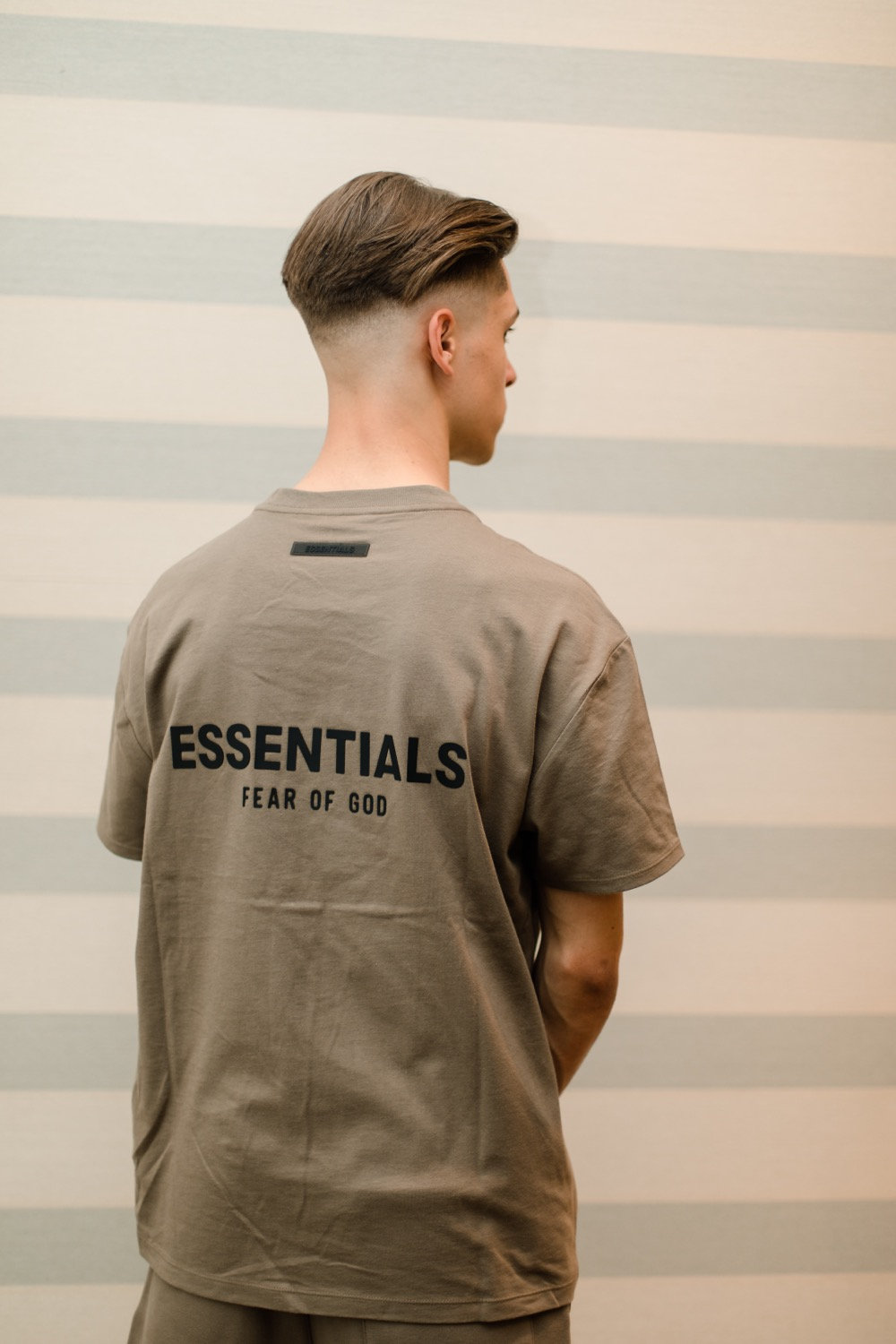 Fear of god essentials taupe t shirt clearance