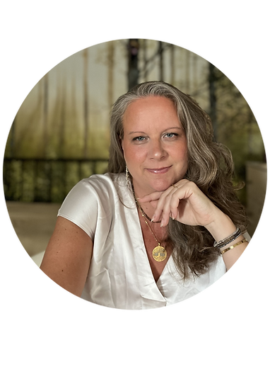 Human Design for Business coaching client Marta on the picture, looking straight into the camera and slightly smiling