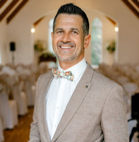 Hitched by Fabs - Gold Coast Celebrant