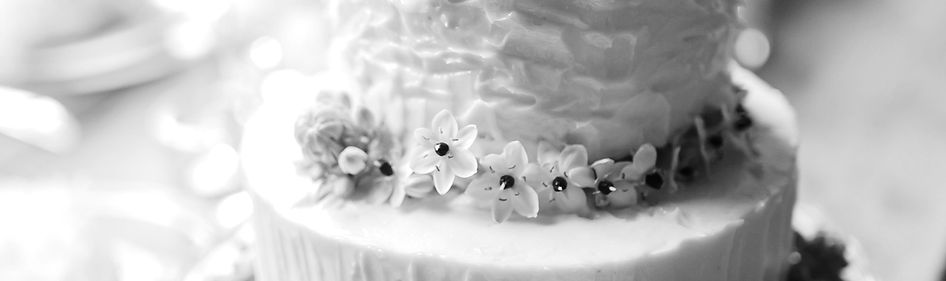 Decorative Wedding Cake_edited.jpg