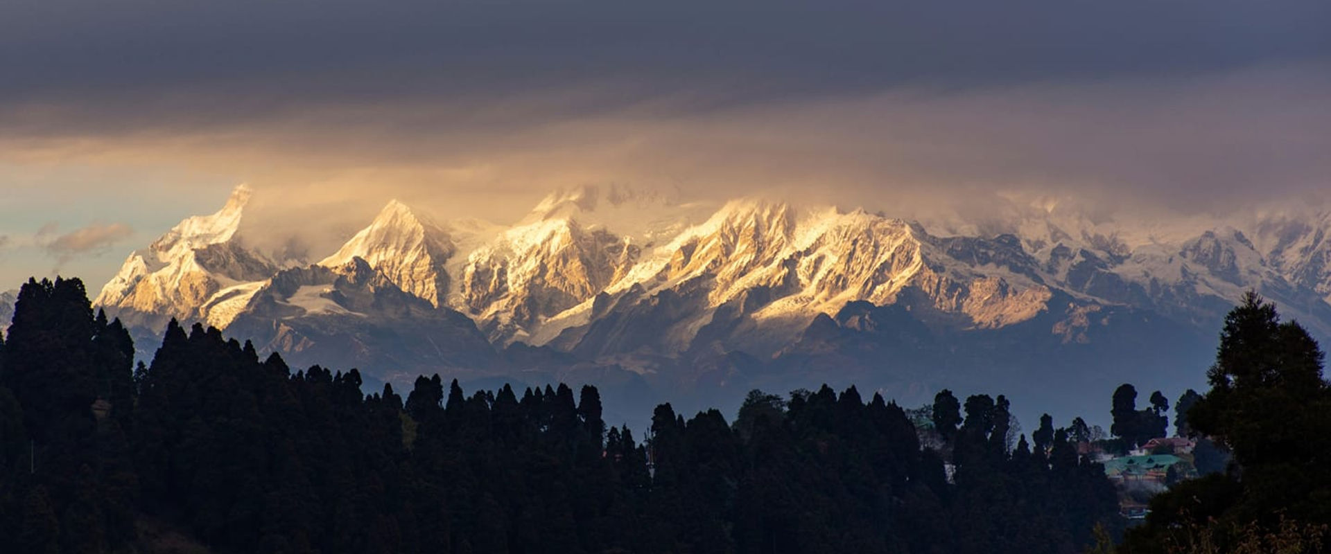 Top 10 Must-Visit Attractions in Darjeeling for an Unforgettable Experience